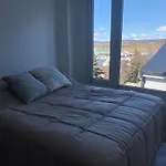 Becasina Patagonica A Luminoso Monoambiente En Ushuaia Con Vista A Las Montanas