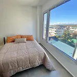 Becasina Patagonica A Luminoso Monoambiente En Ushuaia Con Vista A Las Montanas